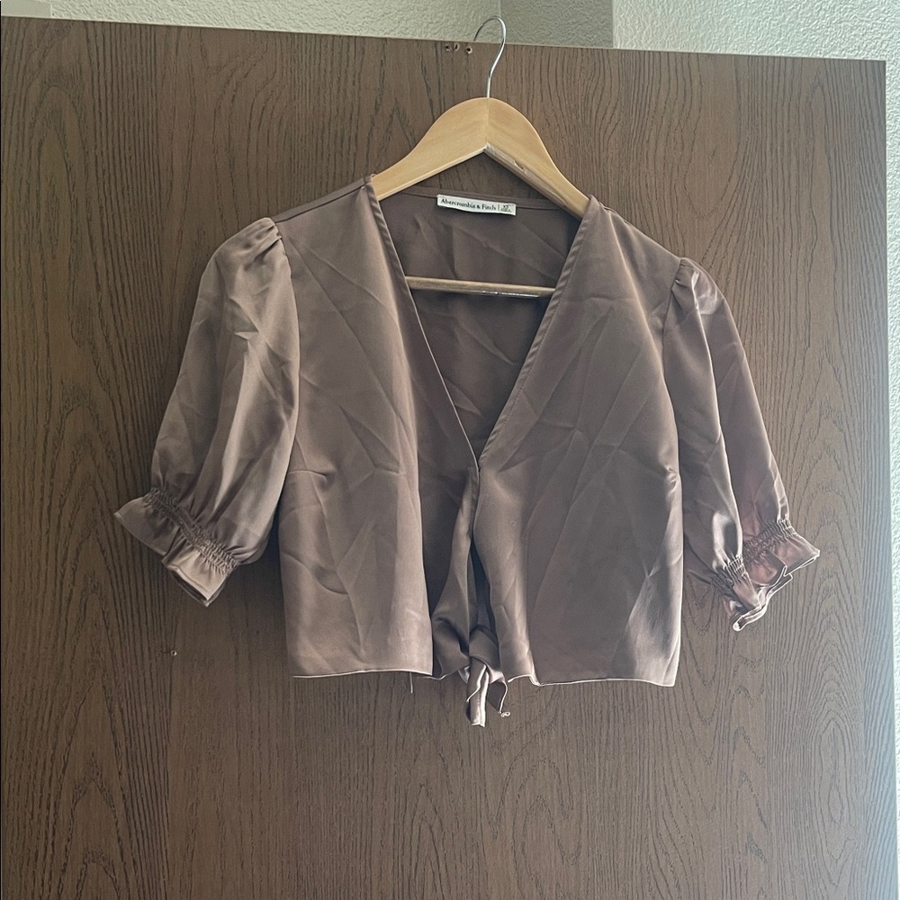 Abercrombie & Fitch Brown tie front puff Sleeve Blouse
